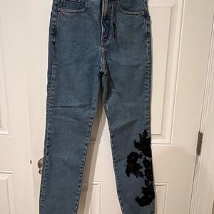 NWT Express Size 00 Slim Super High Rise Embroidered Leg Jeans